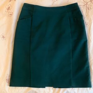 H&M Hunter Green Pencil Skirt w side pockets - size 6